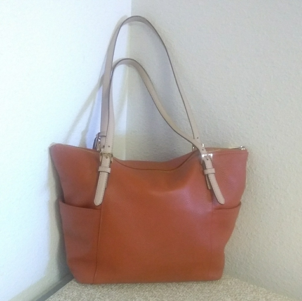 Michael Michael Kors Pebbled Leather Bag - Picture 5 of 8